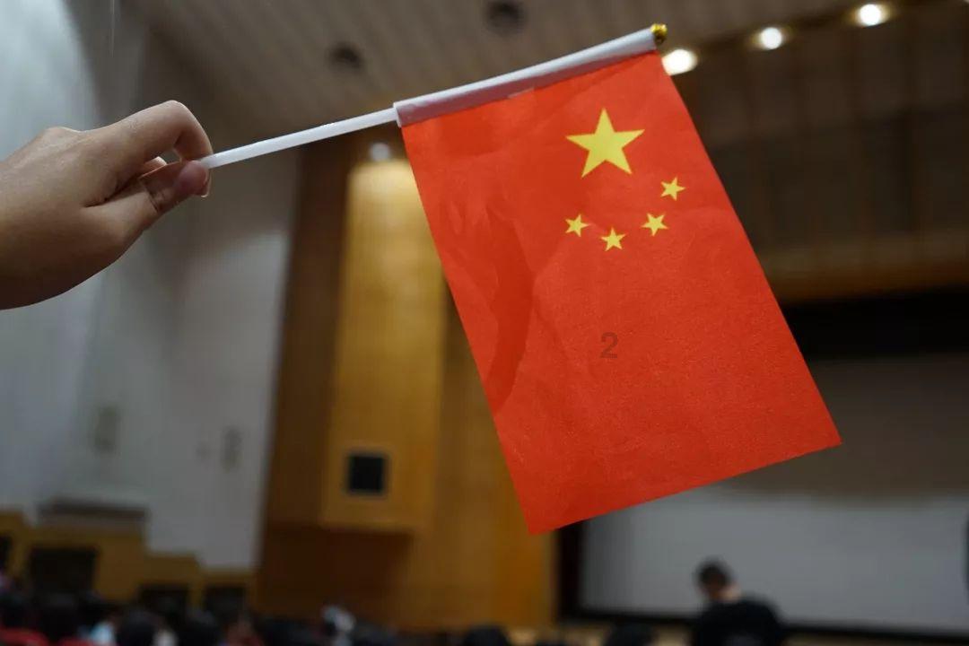 儋州一男童昏迷不醒民警25分钟送医